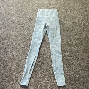 Lululemon 28” white camo wunder under leggings
